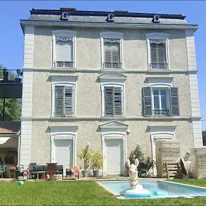https://apt-joli-studio-calme.hotels-rhonealpes.com